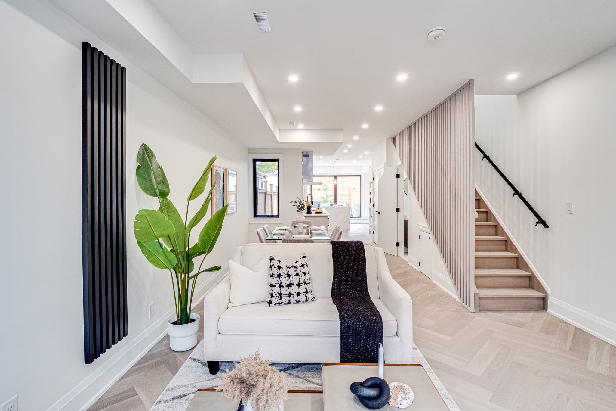 217 Euclid Ave Toronto, ON M6J 2K1