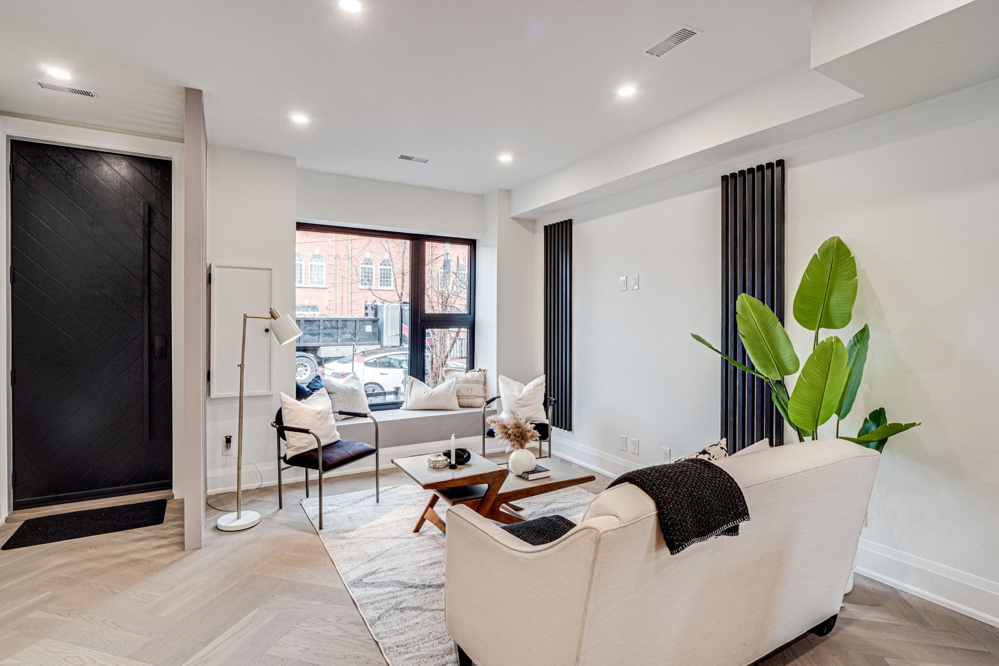 217 Euclid Ave Toronto, ON M6J 2K1
