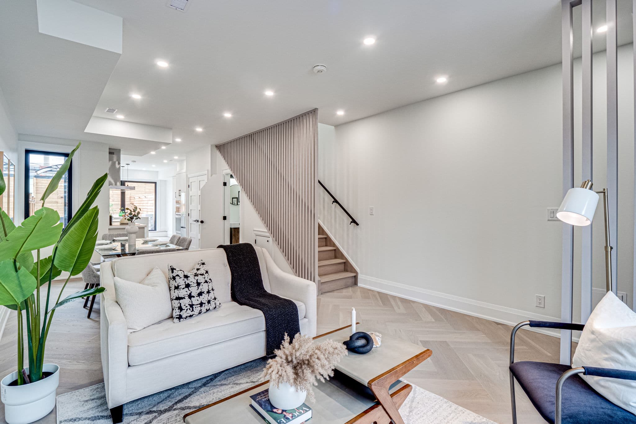 217 Euclid Ave Toronto, ON M6J 2K1