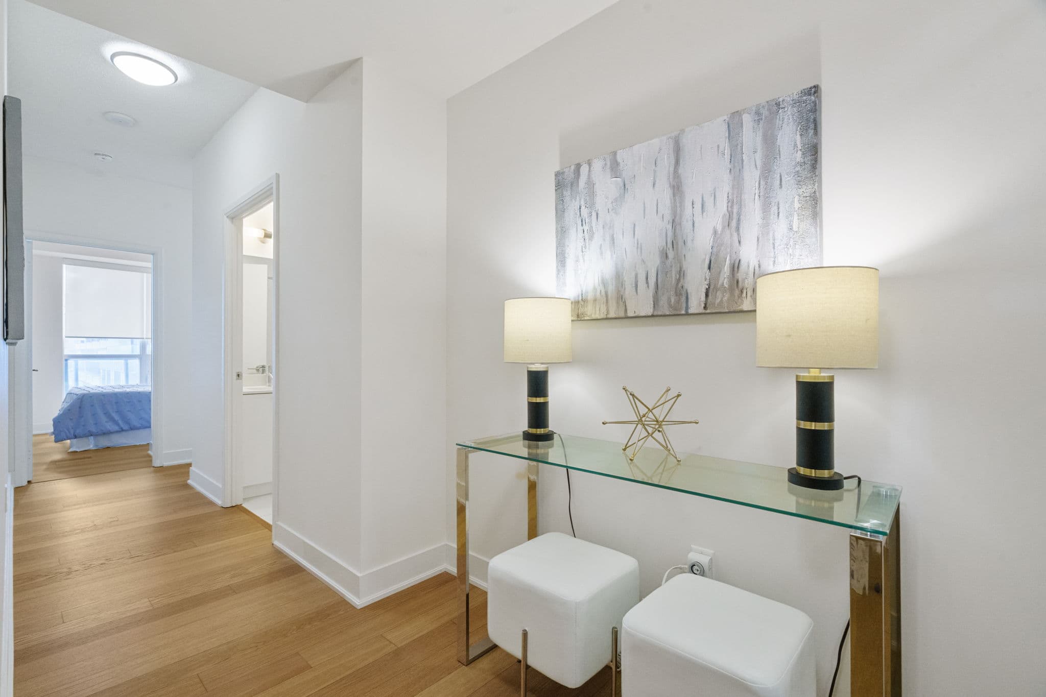 30 Roehampton Ave Toronto, ON M4P 0B9