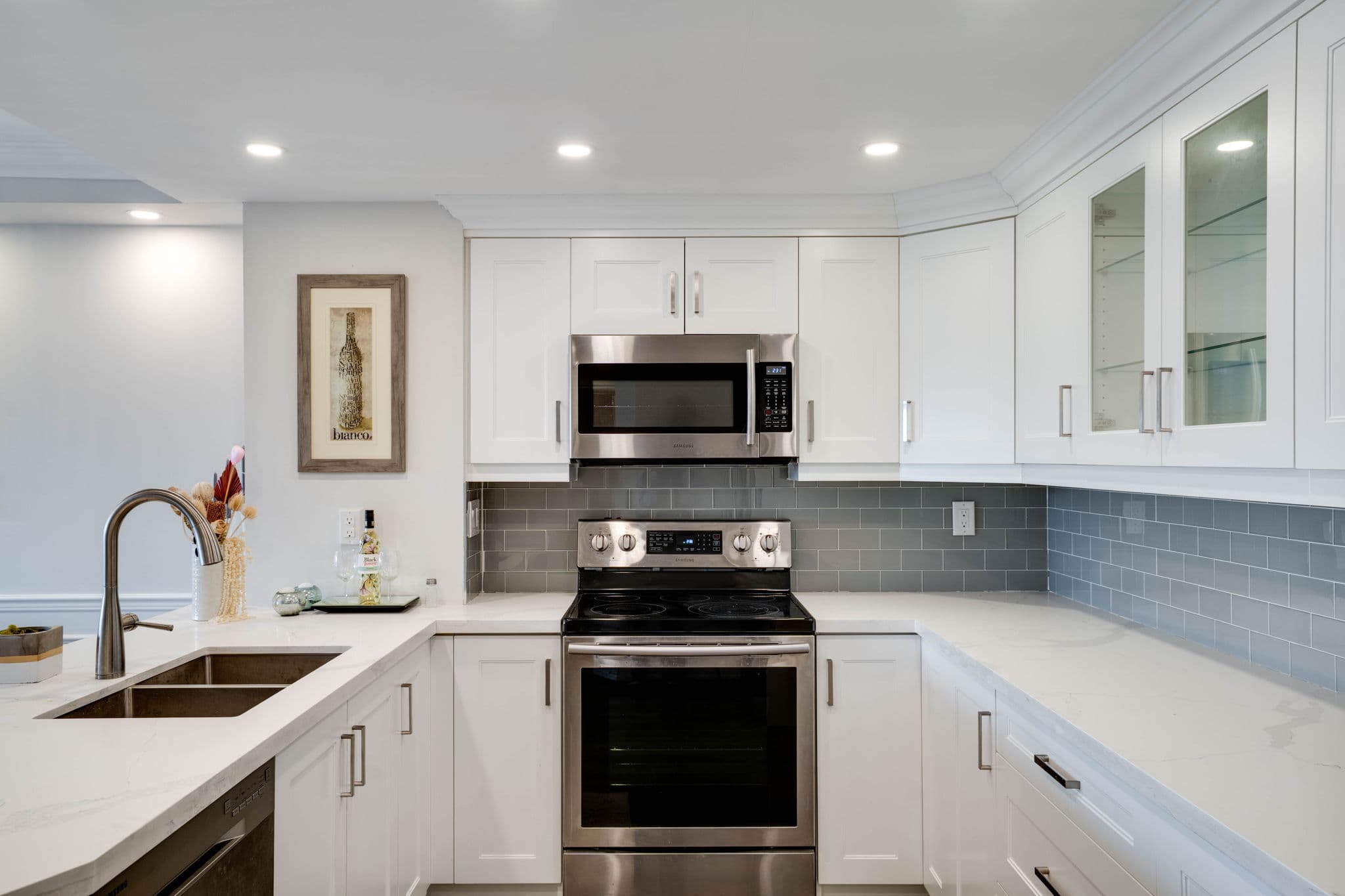 7601 Bathurst St 507 Vaughan, ON L4J 4H5